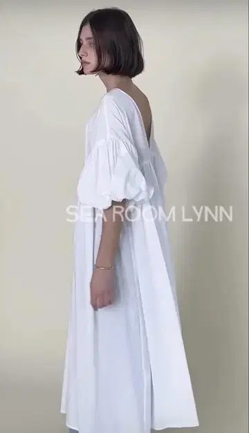 SEA ROOM LYNN 화이트 드레스 V넥