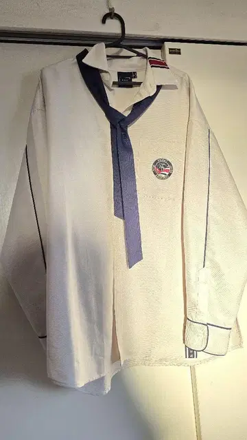 긴팔 셔츠 네이비 넥타이 포함 로맨틱크라운 한국