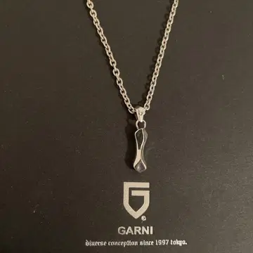 GARNI 실버 바 타입 펜던트 목걸이