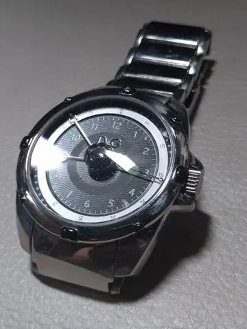 D&G 실버 쿼츠 손목시계