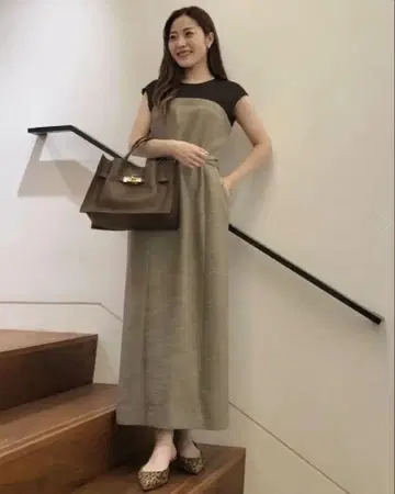 25년 가을 신상 슬리브리스 롱 원피스 베이지 계열