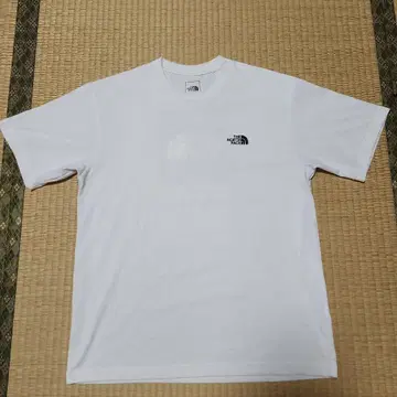THE NORTH FACE 화이트 T셔츠
