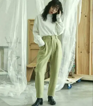 VACANCY 믹스 트위드 테이퍼드 팬츠