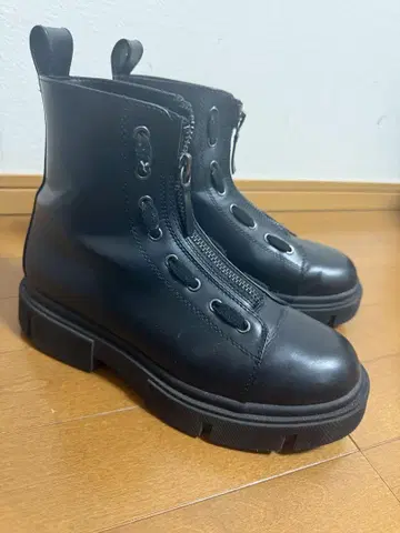 ZARA 블랙 통굽 사이드 고어 부츠 지퍼 포함