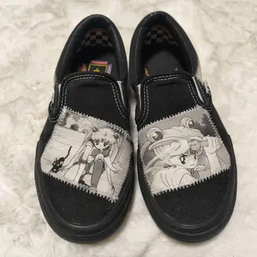 Vans 슬립온 스니커즈 세일러문 블랙