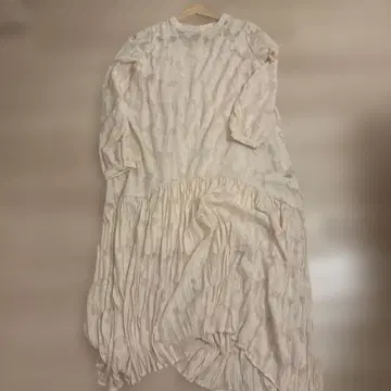 카스타네 화이트 긴팔 원피스