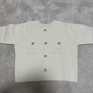 엠블럼 버튼 니트