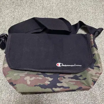 Champion 카모플라쥬 숄더백