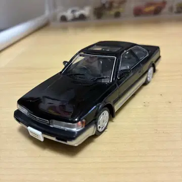 다이캐스트 미니카 1/43 닛산 레퍼드