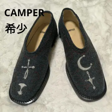 CAMPER 캠퍼 그레이 플랫슈즈 자수