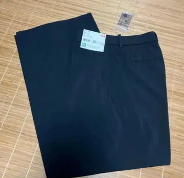 유니클로 UNIQLO 감동 와이드 팬츠 블랙 새상품
