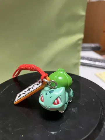 포켓몬, 몬코레 초기, 이상해씨 끈 스트랩