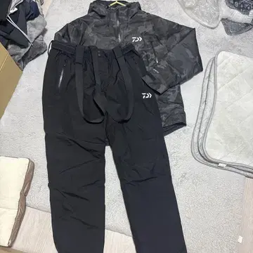 Daiwa 카모플라쥬 패턴 자켓과 팬츠 세트