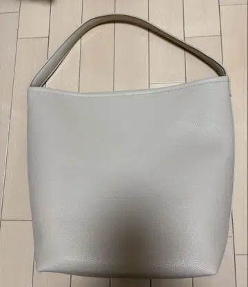 라이브 라이브 커머스 버킷 토트백 M 밀크티 색상