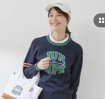 준앤로페 칼리지 로고 긴팔 니트 풀오버