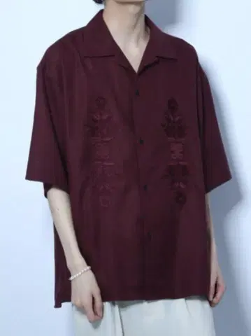 자수 셔츠(HARE)