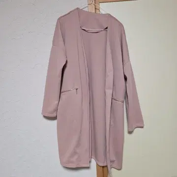 핑크 롱 코트 지퍼 포켓 부착