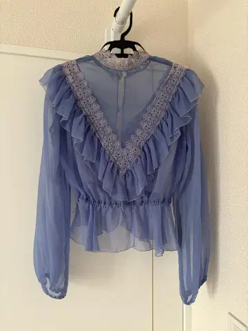 빈티지 프릴 시어 블라우스