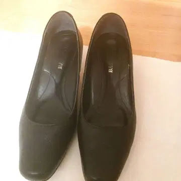 버클레이 펌프스 블랙 스퀘어토