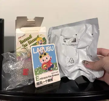 POP MART Hand in Hand LABUBU 라부부