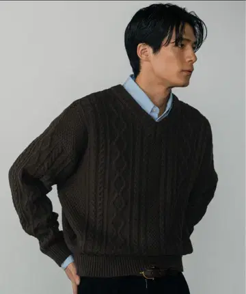 V넥 짧은 기장 케이블 니트 LURAKU