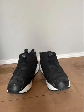 Reebok instapump Fury 블랙/화이트