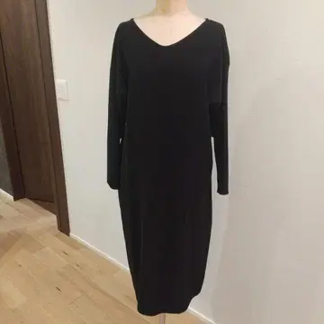 블랙 V넥 긴팔 원피스