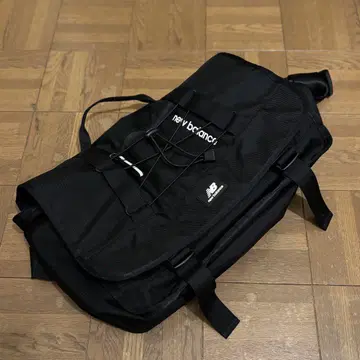 뉴발란스 메신저 백 블랙