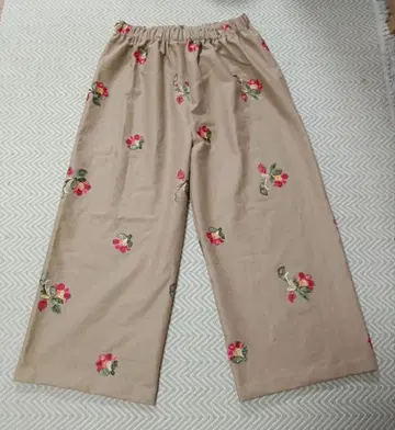꽃무늬 자수 베이지 와이드 팬츠 린넨 손바느질