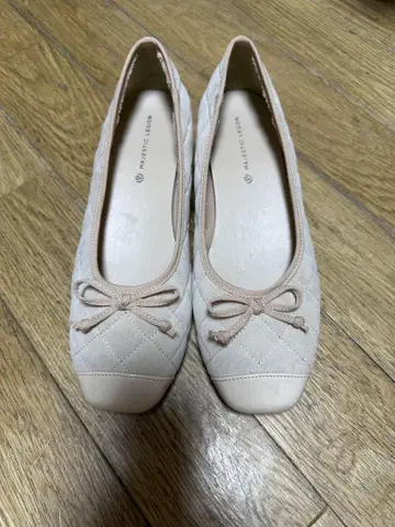 MAJESTIC LEGON 퀼팅 플랫슈즈