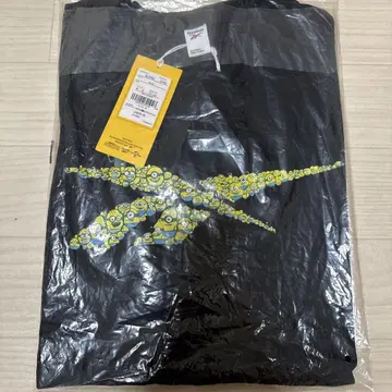 Reebok 티셔츠