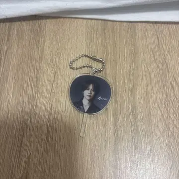 후지마키 쿄스케 부채형 아크릴 키링