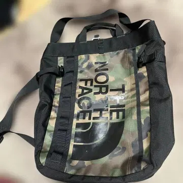THE NORTH FACE 카모 패턴 백팩