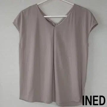 미사용 새상품 INED(이네드) 티셔츠 베이지