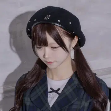 [ 미개봉 새상품 ] pium 로고 비쥬 스터드 베레모 블랙