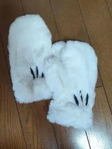 디즈니 미키 퍼 소재 장갑