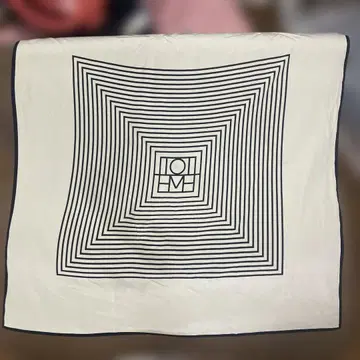 Toteme 토템 스카프 CENTERED MONOGRAM SILK
