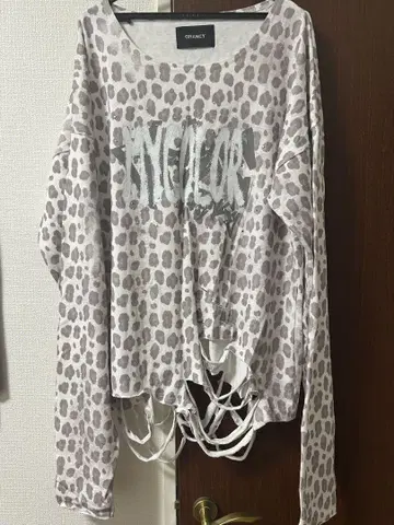 GRANCY 올 패턴 롱 T 화이트 사이즈