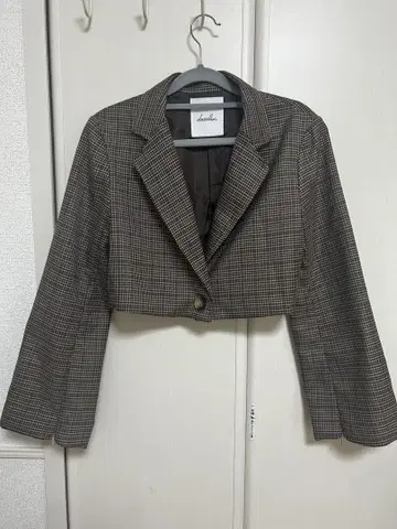 dazzlin 테일러 숏 자켓, 스커트