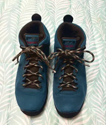 HI TEC 하이킹 슈즈 25.5cm 새상품급