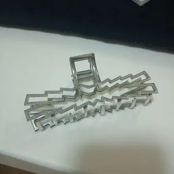 르세라핌 헤어 클립