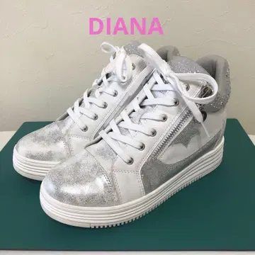 새상품급 아르테미스 바이 다이애나 통굽 스니커즈 실버 비쥬 DIANA
