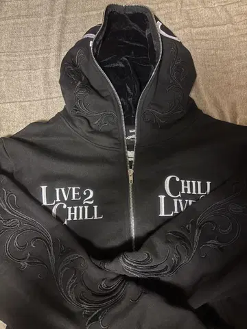 새상품 chillin' 풀 자수 집업 후드티