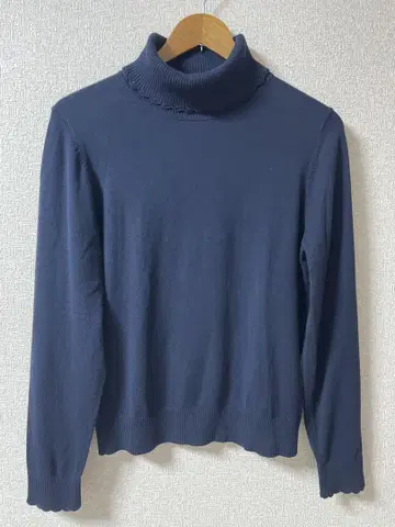 LAURA ASHLEY 터틀넥 니트 새상품 택 포함 미사용