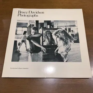 Bruce Davidson 'Photographs' 사인 포함