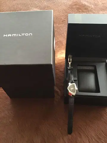 Hamilton 삼각형 디자인 손목시계