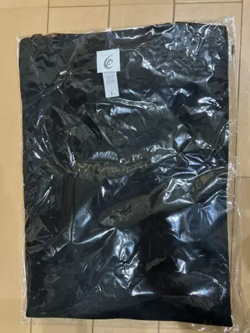 리라이브 셔츠 V넥