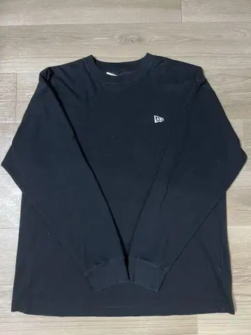 NEW ERA 블랙 롱 슬리브 T셔츠 L