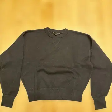 UNIQLO 블랙 크루넥 맨투맨 S 사이즈
