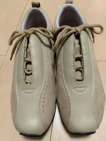 ASTICO 베이지 스니커즈 택 포함 새상품 24cm